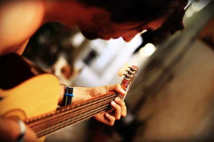 acoustic guitar lessons