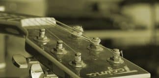 how to tune a guitar