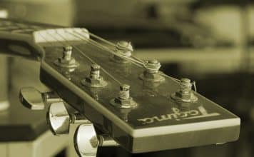 how to tune a guitar